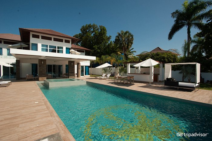 The Crown Villas at Lifestyle Holidays Vacation Resort Rooms: Pictures &  Reviews - Tripadvisor