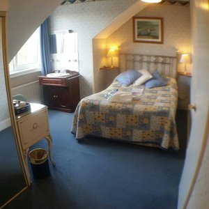 Good sized room for a single room with double bed as an extra!