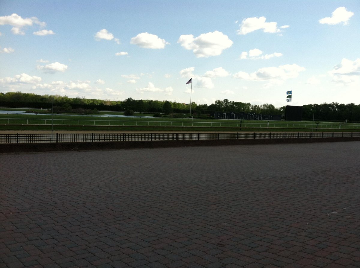 Delaware Park: Where the Thrill of the Races Meets the Excitement of Slots