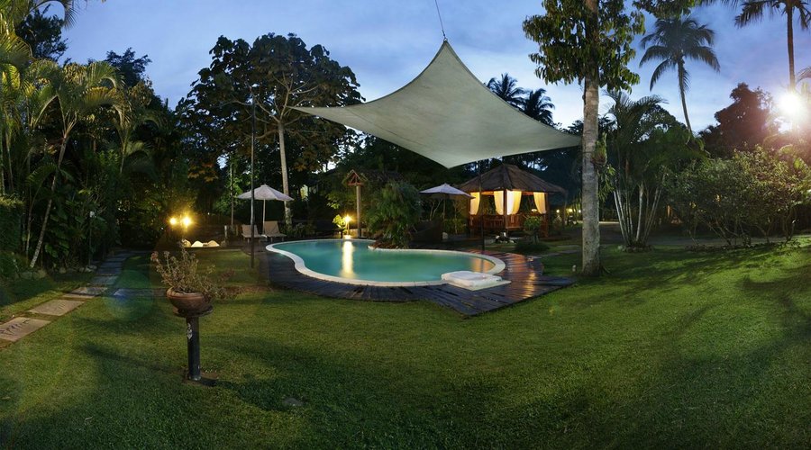 Pool area
