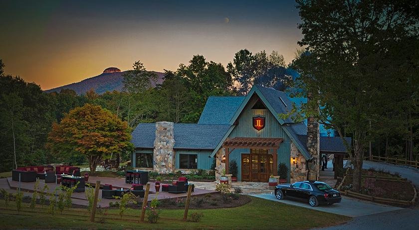 JOLO Tasting Lodge- End Posts Inside