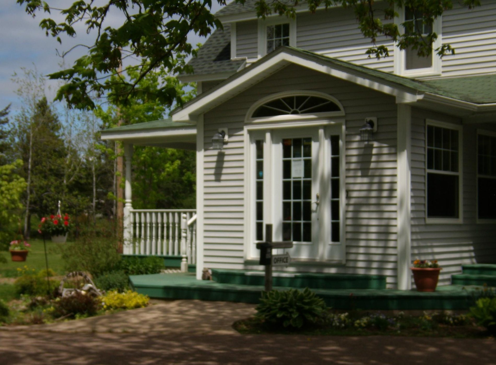 Riverview Cottages by null