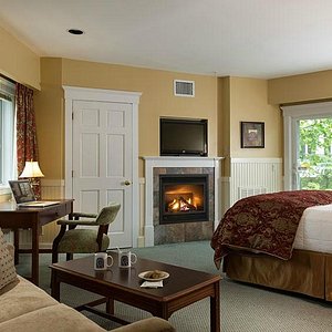 River View Fireplace Suite
