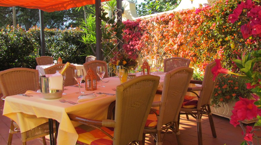 Patio at Restaurant l'Orange
