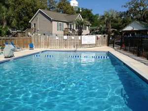 Pool & Beach
