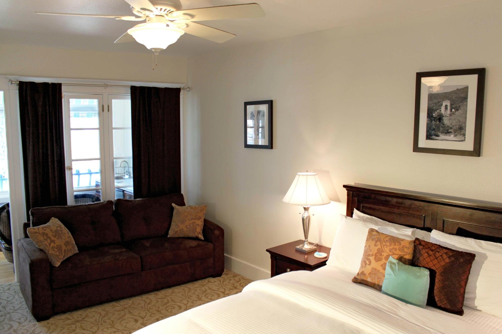 The Edgewater by null