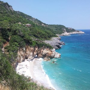 milopotamus beach