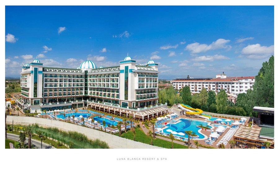 Luna blanca hotel view