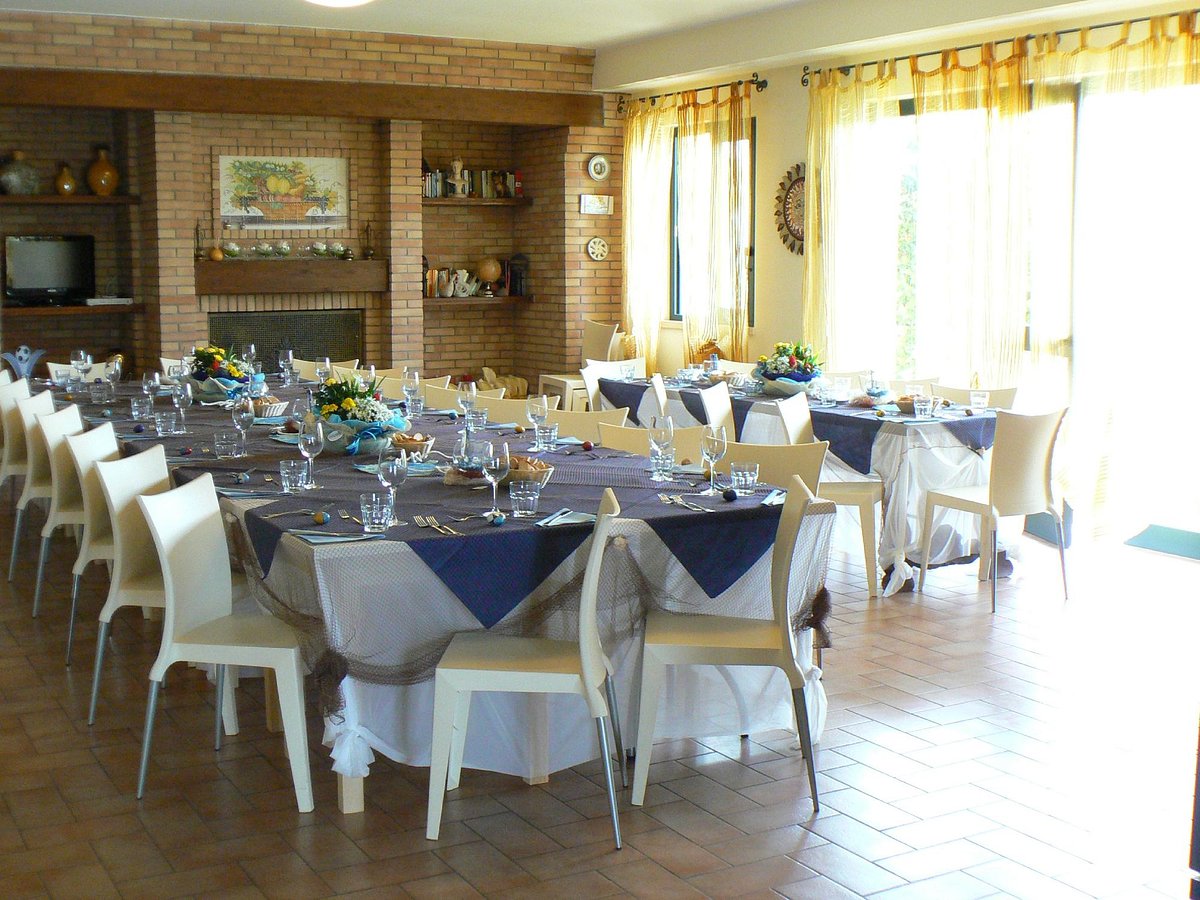 Sedia Country BAR RISTORANTE ROMA 13 Sedie BAR - RISTORANTI - B&B