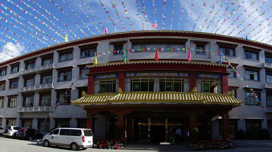 Spacious hotel surrounding
