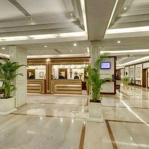 Hotel Hindusthan International Kolkata in Kolkata (Calcutta), image may contain: Villa, Pool, Water, Hotel