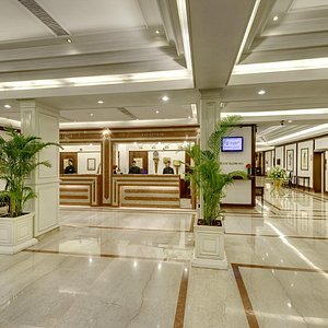 Hotel Hindusthan International Kolkata in Kolkata (Calcutta), image may contain: Villa, Pool, Water, Hotel