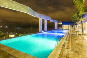 Piscina y playa