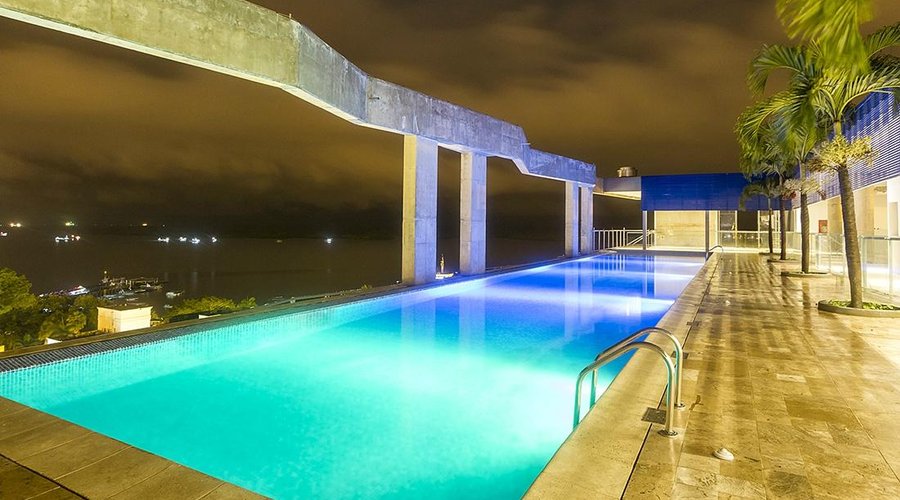 Piscina Noche