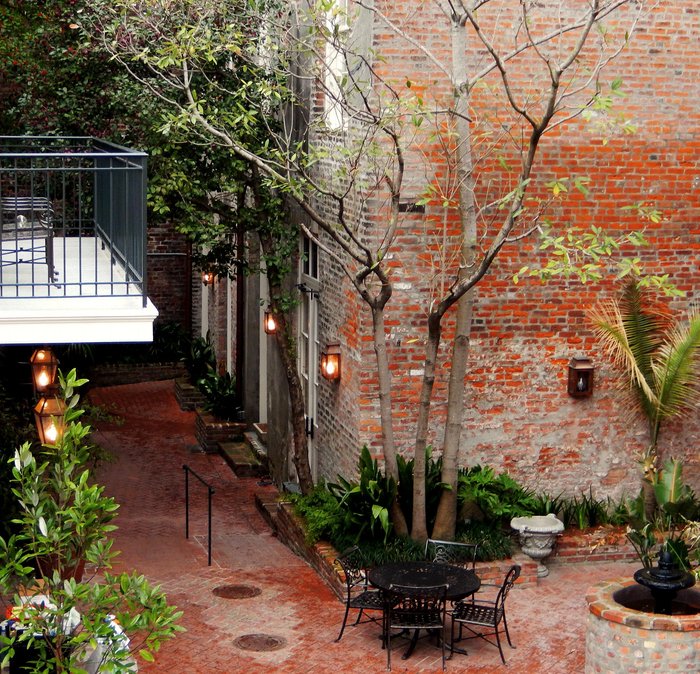 Late Night Eats in the French Quarter - French Market Inn