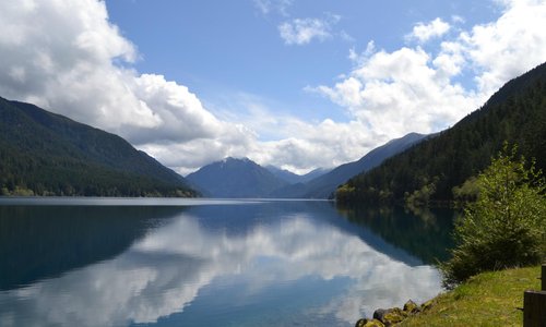 Lake crescent, words can't explain the beauty of this lake it's incredible.