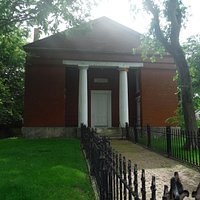 Nantucket Coffin School exterior
