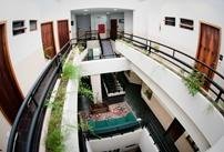 o Hall dos quartos. O duto causa grande ruídos. (Foto do folheto)