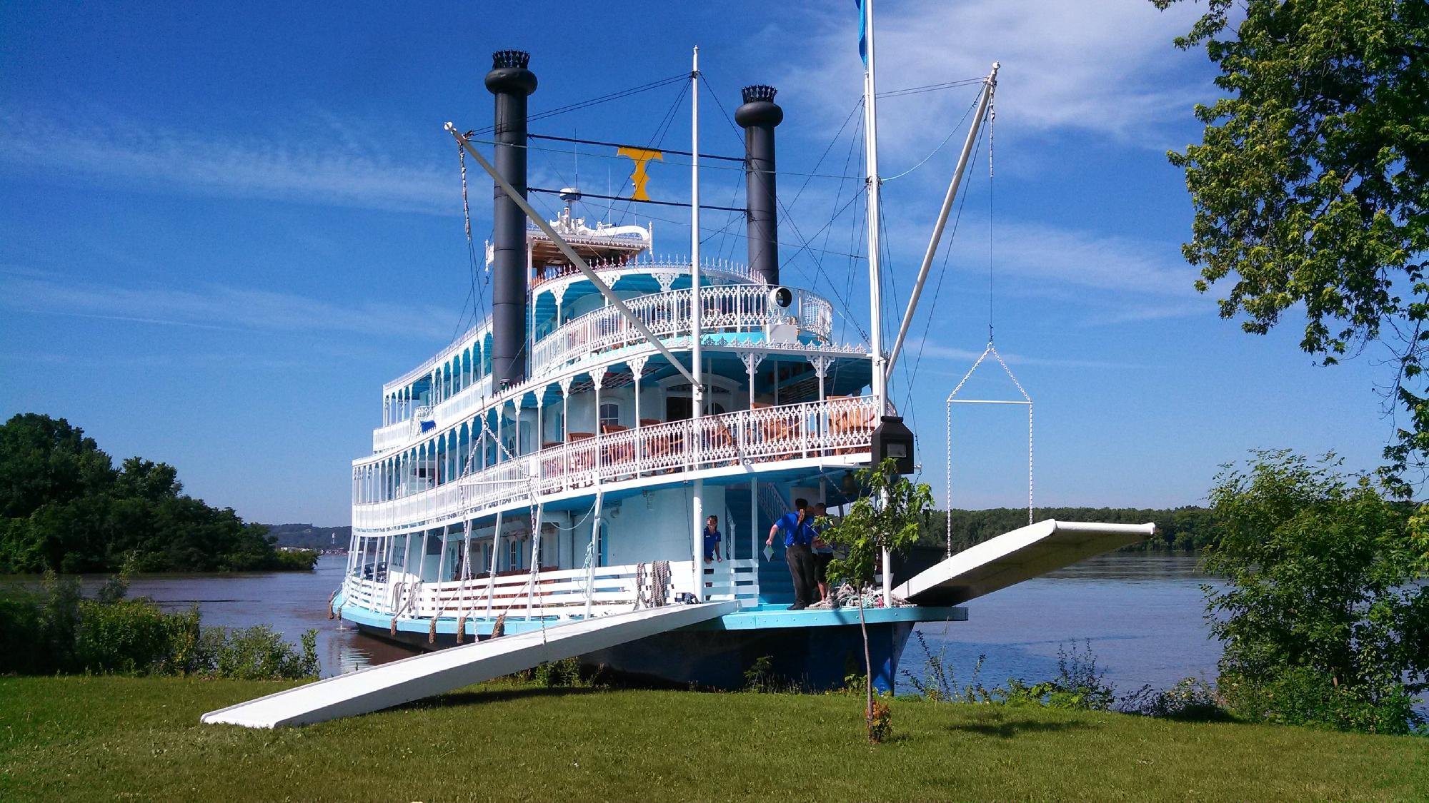 riverboat twilight le claire ia