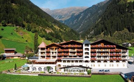 Hotelansicht Sommer