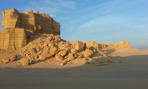 A closer look at the plateau at Al Fayyum Desert