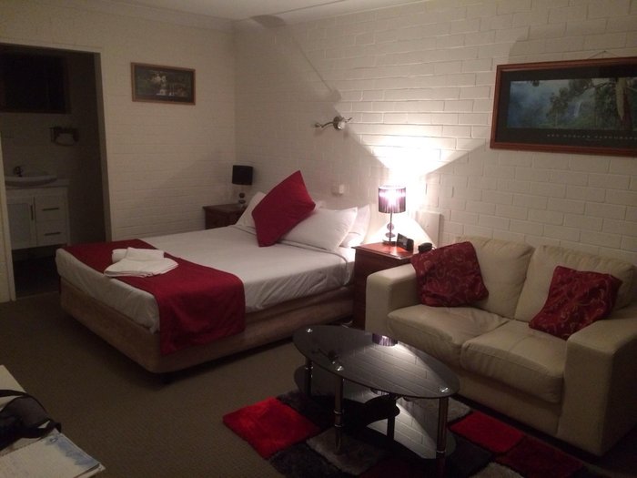 COLONIAL INN MOTEL TAMWORTH (AU$109): 2023 Prices & Reviews - Photos of ...