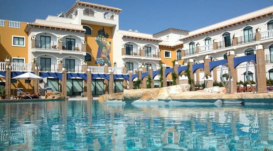 Piscina de agua salada del Hotel La Laguna