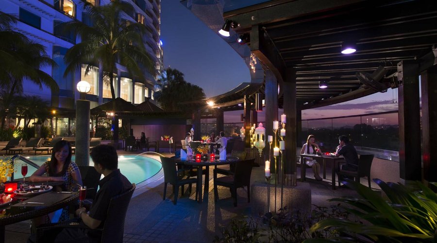 Poolside Dining