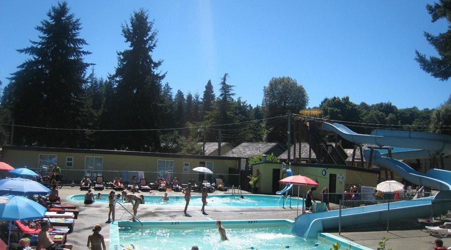 2 Pools and a Waterslide!