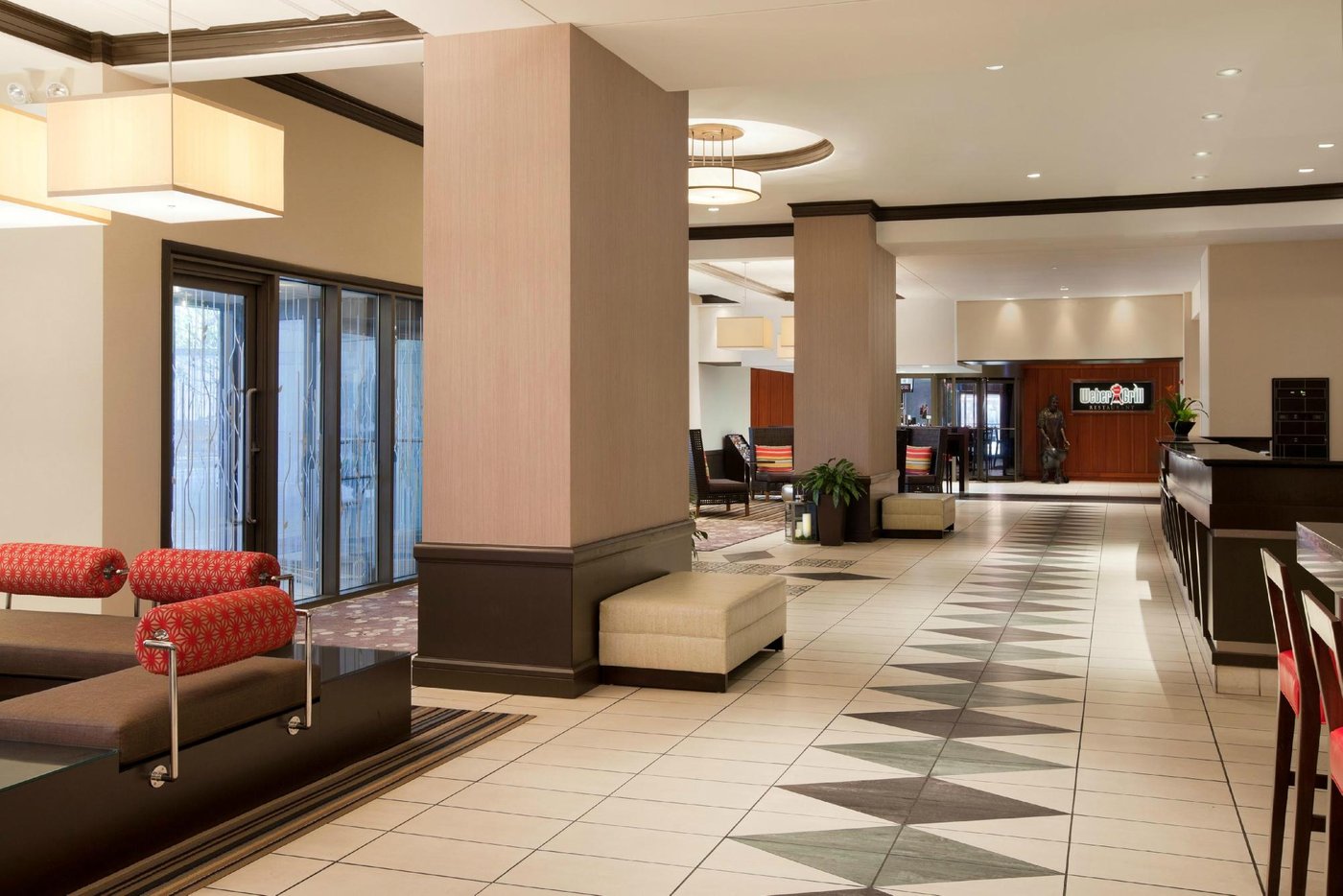 Hilton Garden Inn Chicago Downtown/magnificent Mile Bar or Lounge ...