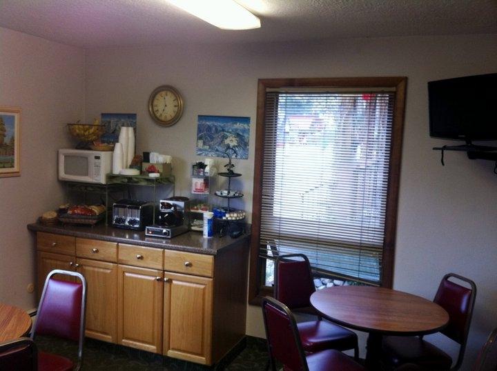 Hotel photo 42 of Snowshoe Motel.