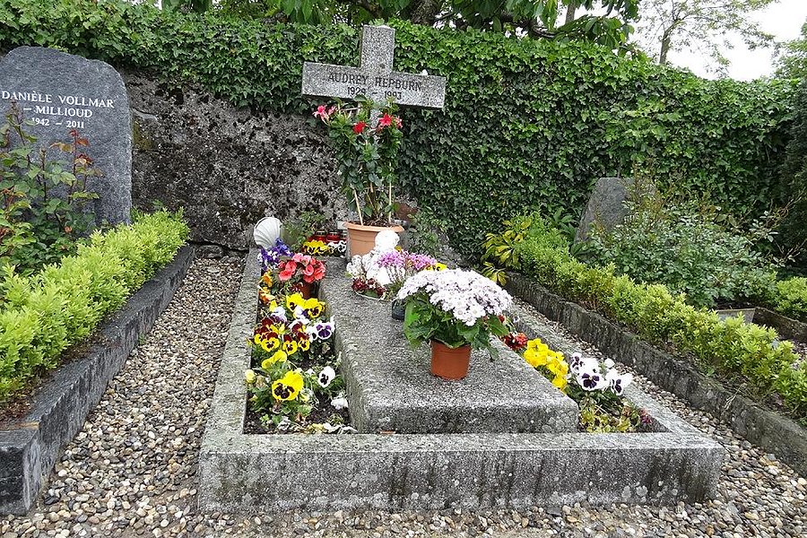 Audrey Hepburn's Grave image