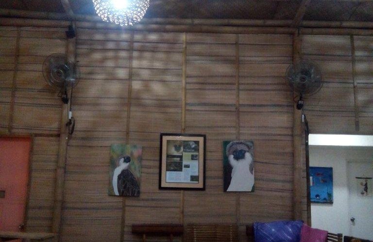 Love the decor!