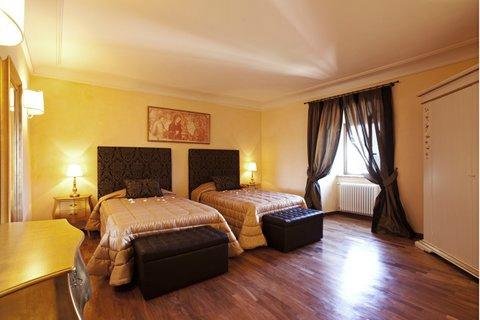 Suite duble bed