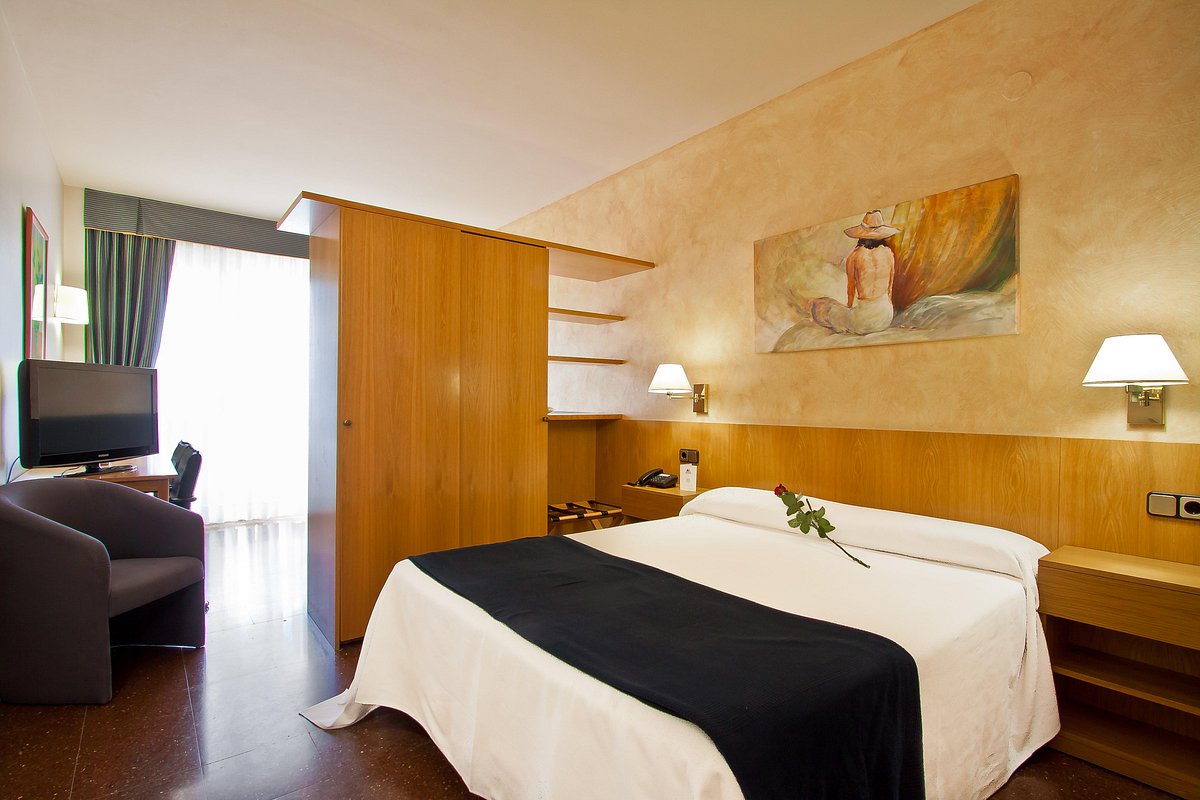 Atenea Calabria Apartaments, hotell i Barcelona
