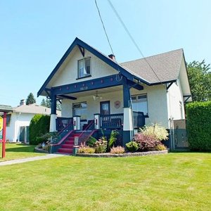 Cozy B&B Front View
