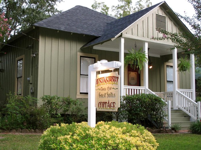 AUSTIN STREET COTTAGES - Updated 2022 Prices & B&B Reviews ...
