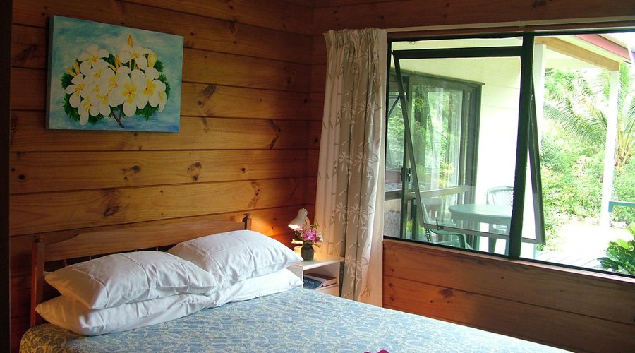Queen size Bed