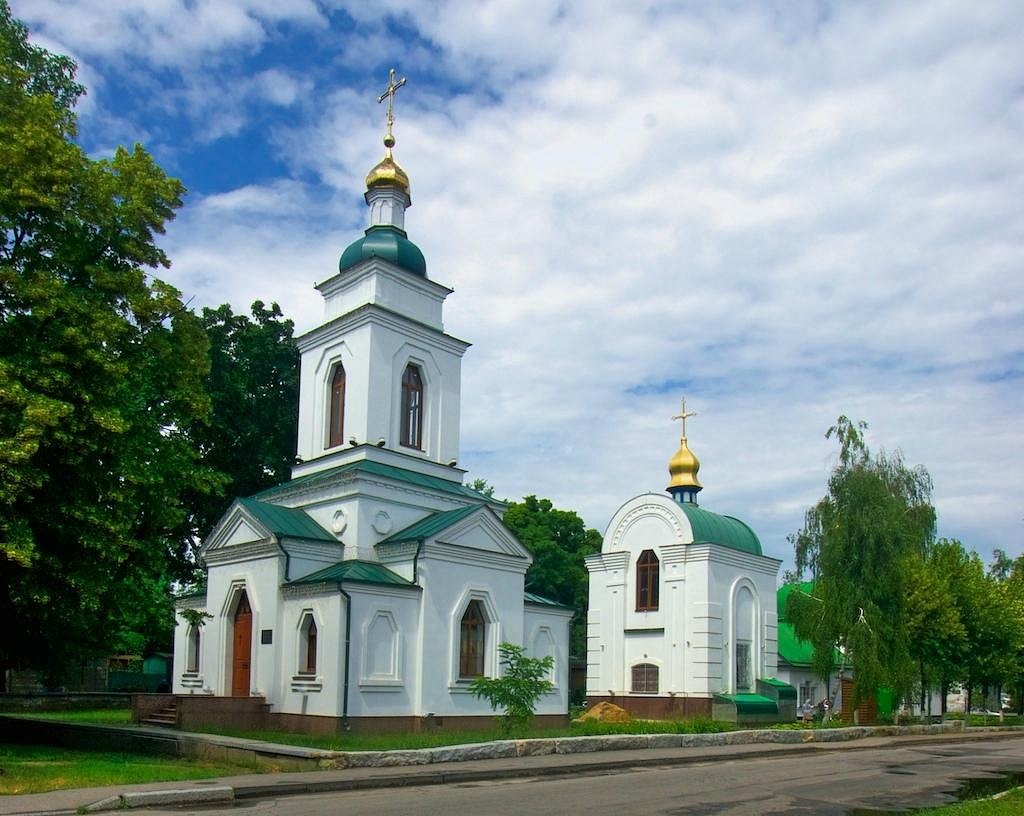 Церковь на полтавке. Полтава Церковь. Часовня в Полтаве. Храмы Полтавы.