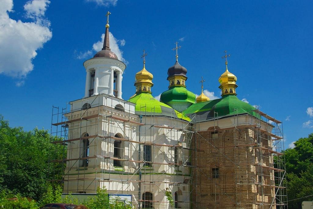 Церковь спаса на берестове. Церковь Спаса на Берестове в Киеве. Церковь Спаса на Берестове в Киеве разрез. Церковь Спаса на Берестове разрез.