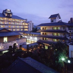 ホテル鷺乃湯全景