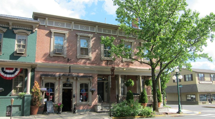 Pineapple Inn, Lewisburg, PA