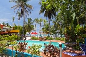 Piscina y playa
