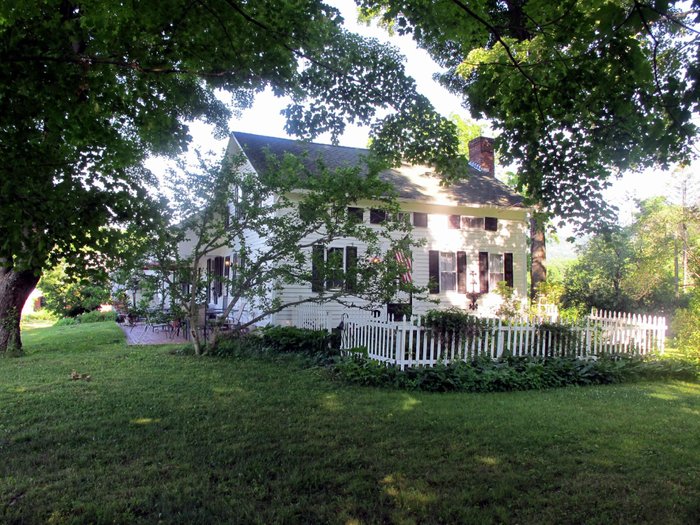 CONSTITUTION OAK BED & BREAKFAST - B&B Reviews (Kent, CT)