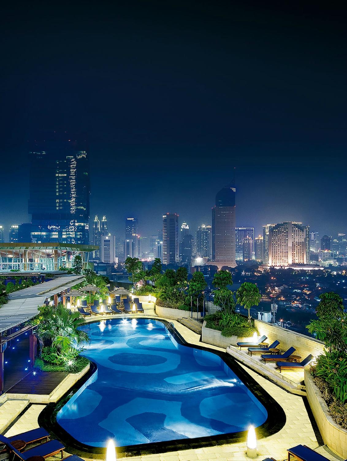 Hotel Indonesia Kempinski Jakarta Pool: Pictures & Reviews - Tripadvisor