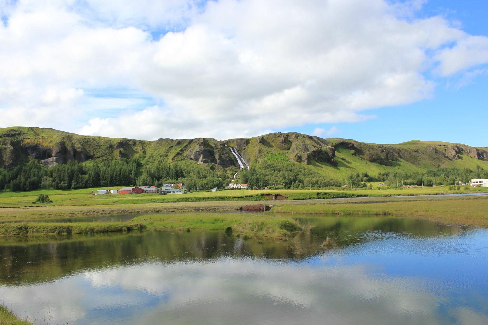 Tjaldstæðið Kirkjubær II, cottages and camping by null