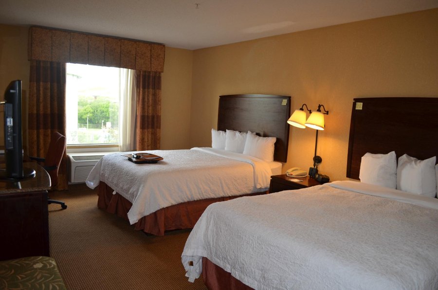 HAMPTON INN & SUITES SAN ANTONIO AIRPORT $76 ($̶1̶1̶2̶) - Updated 2021 ...