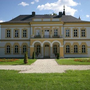 Kastély