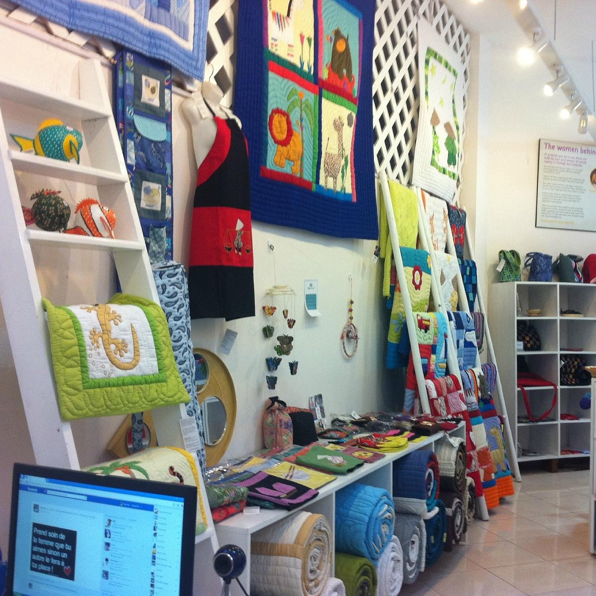 10+ Indoor Craft Fair Booth Ideas