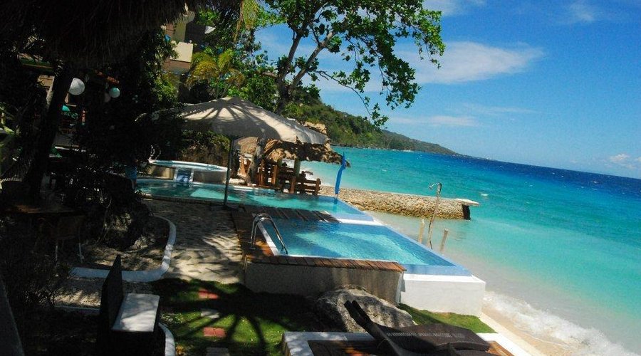 Swimming pools, sunbathing, and beach areas